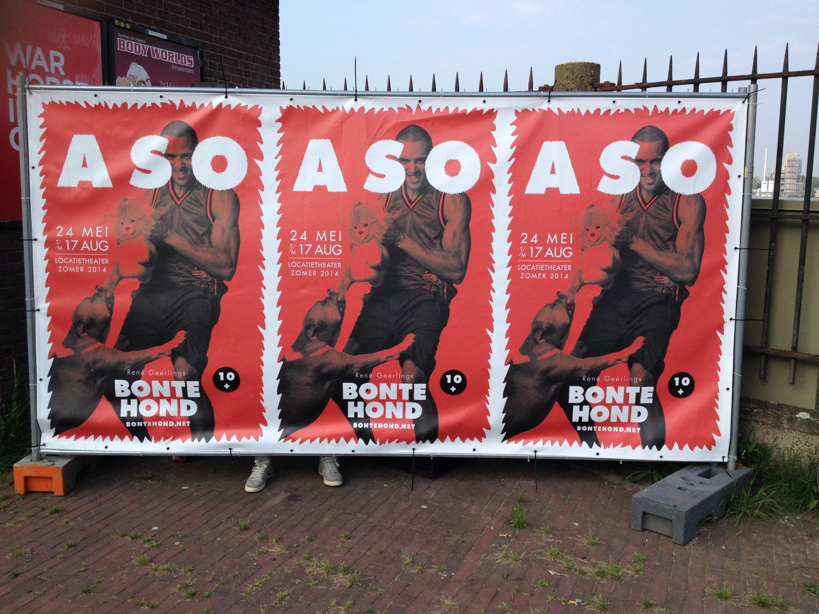 Theatervoorstelling ASO door BonteHond op Over het IJ Festival