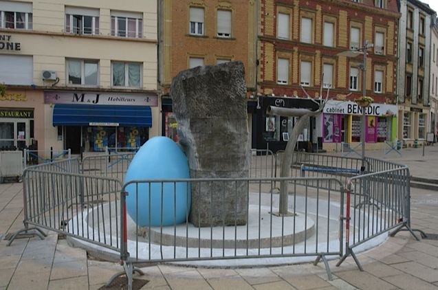 Burgemeester laat kunstwerk blauw schilderen