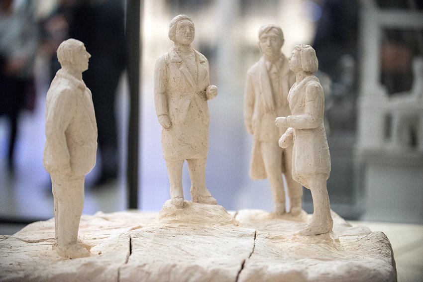 Koningin Juliana letterlijk en figuurlijk ten voeten uit