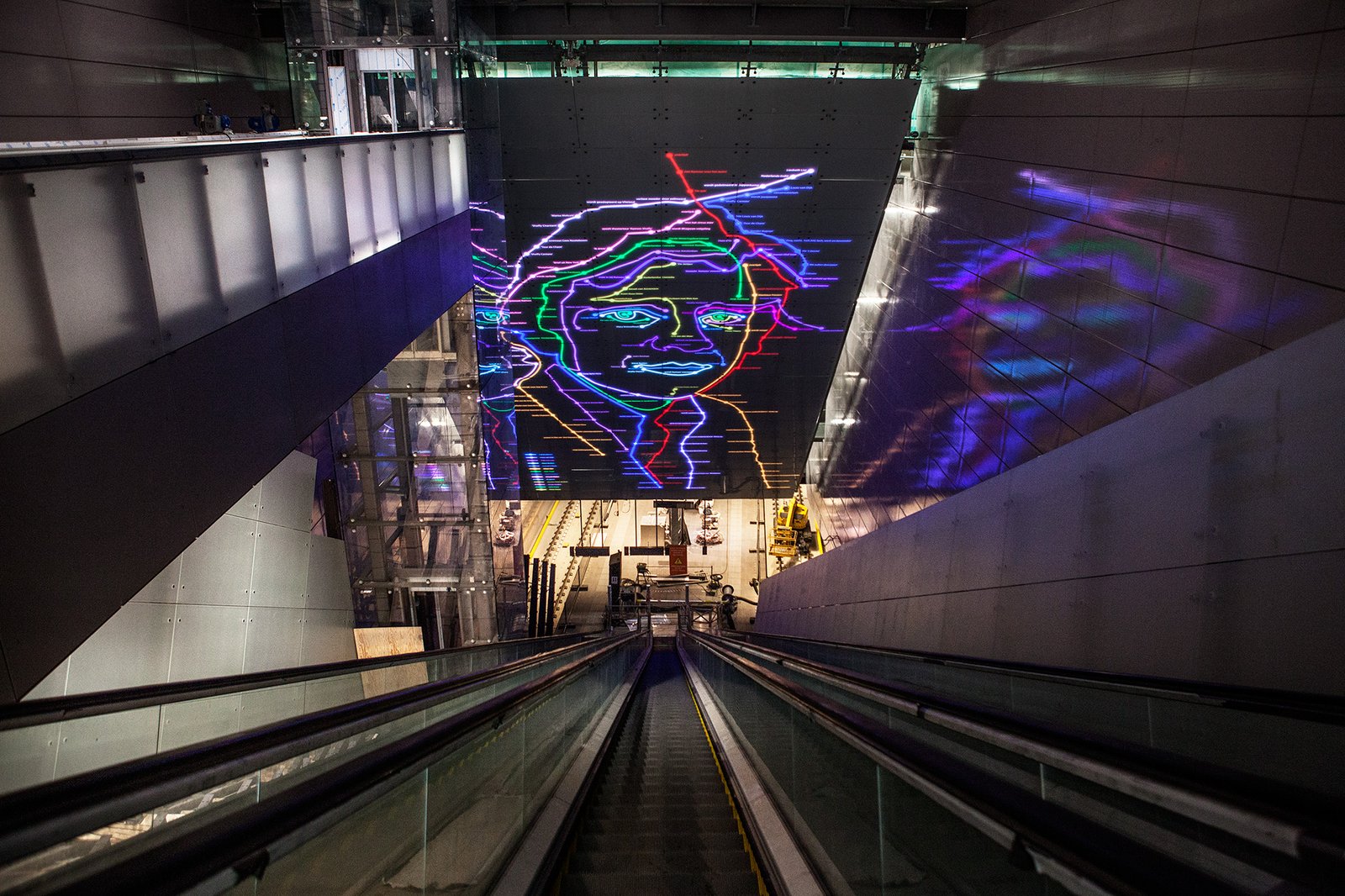 Preview van ‘Ramses Shaffy, levenslijnen’ in metrostation Vijzelgracht